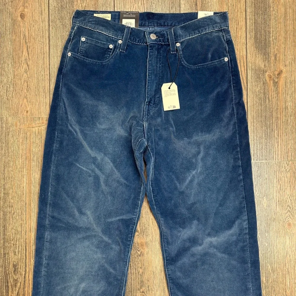 Levis Premium 568 Loose Straight Corduroy Pants Mens 31x34 Indigo Blue NEW